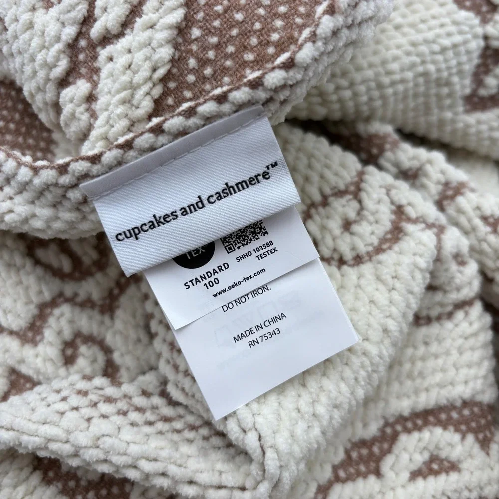 Cupcakes and Cashmere Throw Blanket Decorative Christmas Holiday‎ Gingerbread